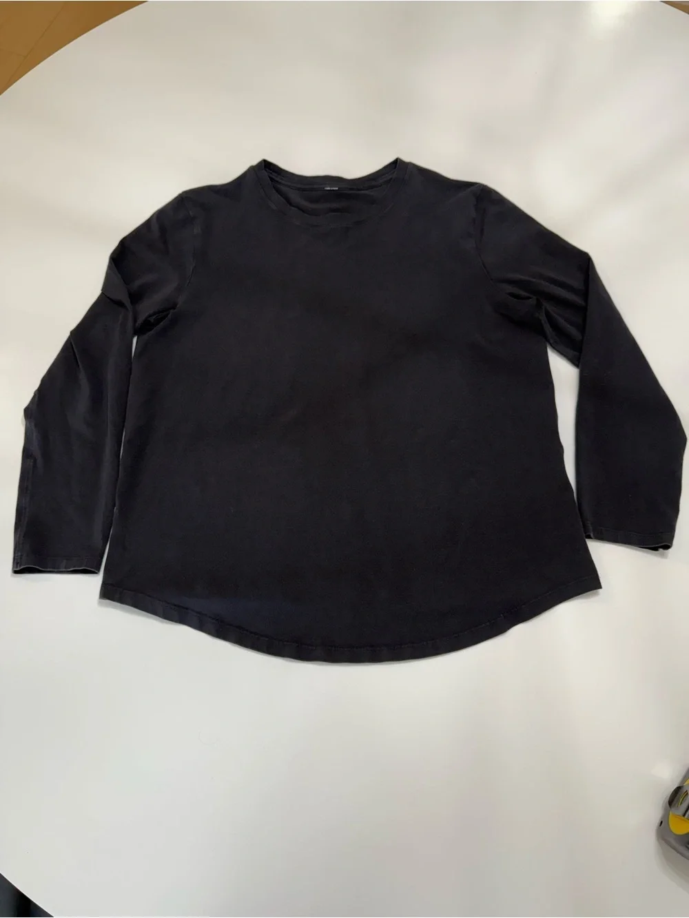 lululemon Black Long-Sleeve Performance Tee Size Medium